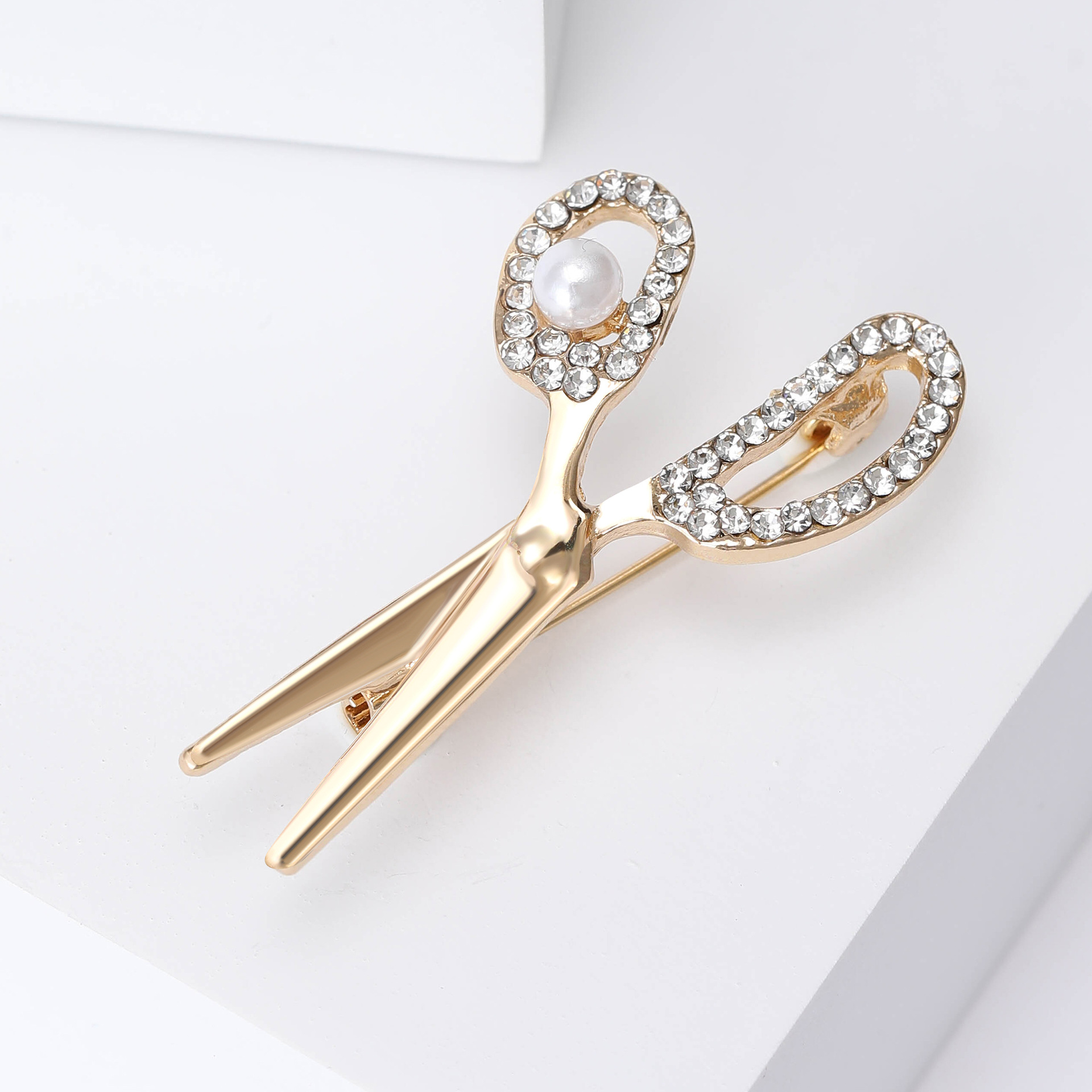 دبابيس مقصات اللؤلؤ للنساء وال - مراجعة Hair Care Gift وسعره